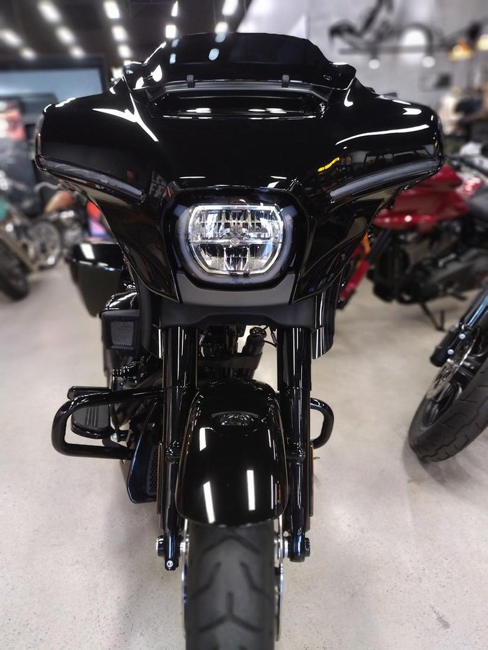 2025 Harley-Davidson Street Glide 117 (FLHX) Touring Black