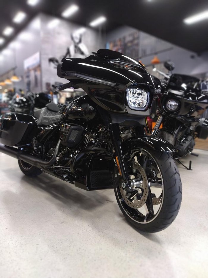 2025 Harley-Davidson Street Glide 117 (FLHX) Touring Black