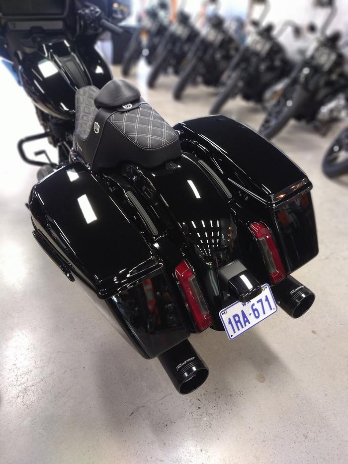 2025 Harley-Davidson Street Glide 117 (FLHX) Touring Black