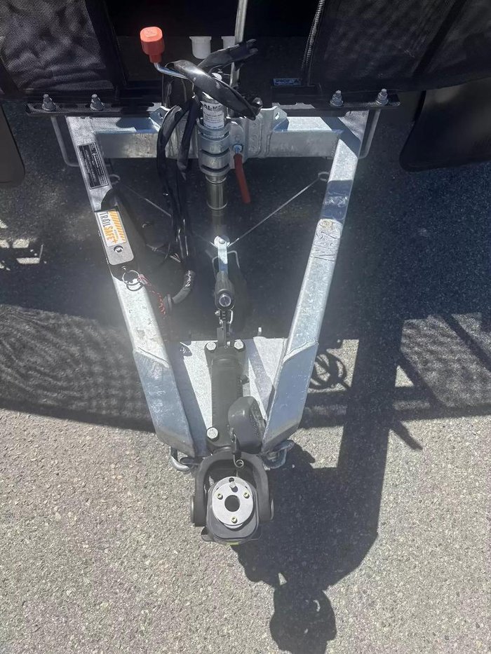 2024 New Age Caravans My24 New Age Manta Ray Mr18er Expedition