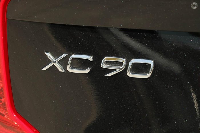 2023 Volvo XC90 Recharge Ultimate T8 Plug-In Hybrid