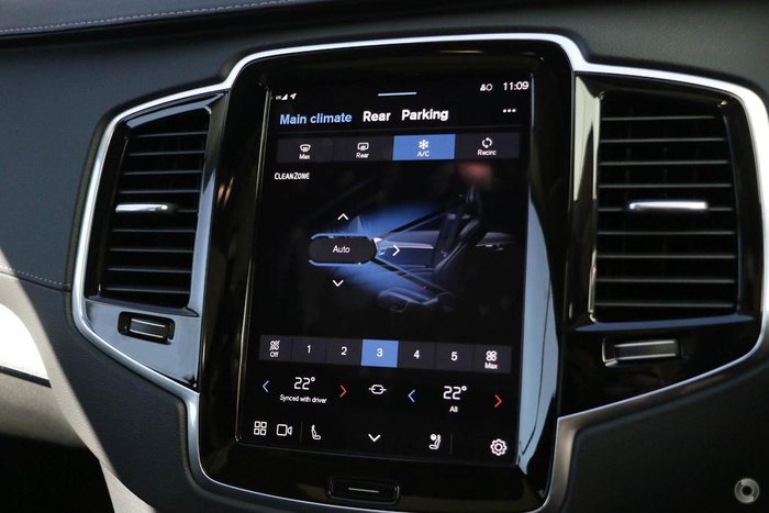 2023 Volvo XC90 Recharge Ultimate T8 Plug-In Hybrid