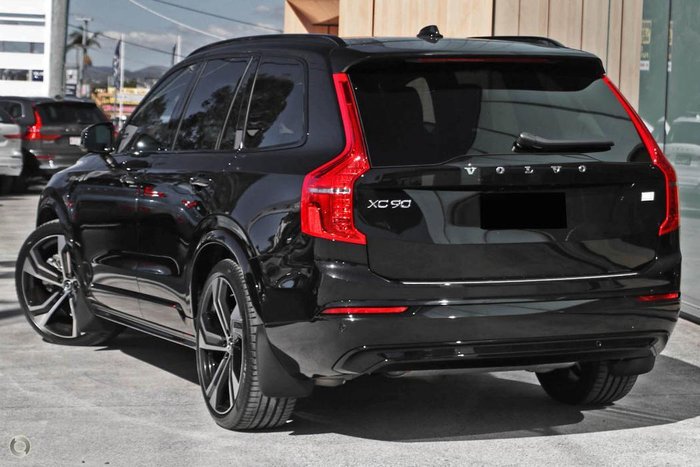 2023 Volvo XC90 Recharge Ultimate T8 Plug-In Hybrid