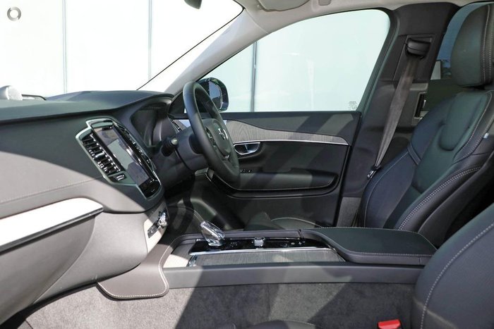 2023 Volvo XC90 Recharge Ultimate T8 Plug-In Hybrid