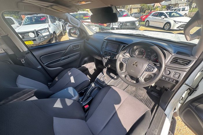 2022 Mitsubishi Triton GLX