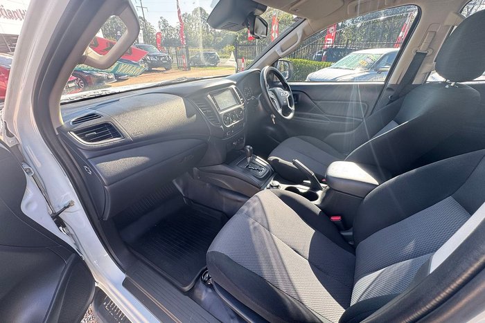 2022 Mitsubishi Triton GLX