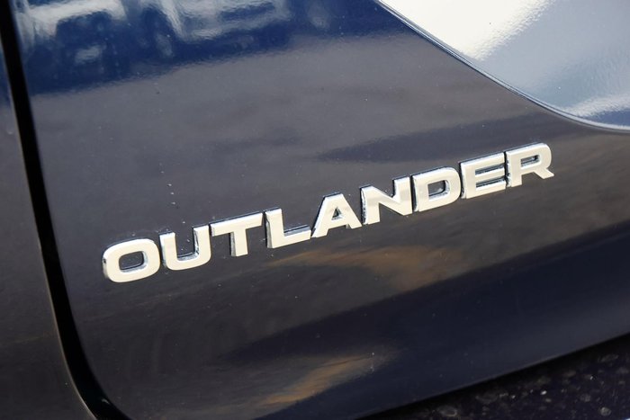 2025 Mitsubishi Outlander LS