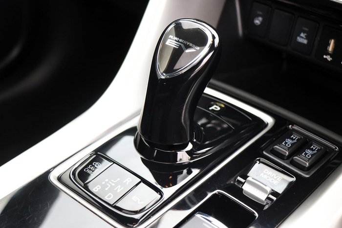 2025 Mitsubishi Eclipse Cross PHEV Exceed