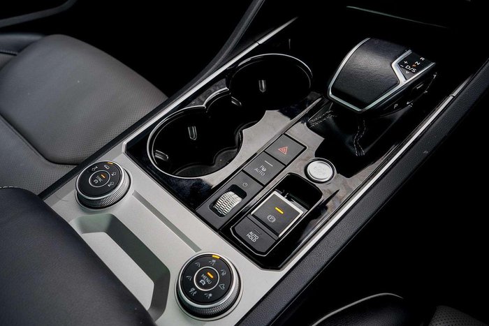 2022 Volkswagen Touareg 210TDI R-Line