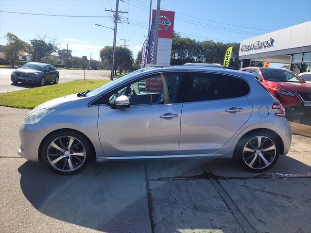 2012 Peugeot 208 Allure Premium