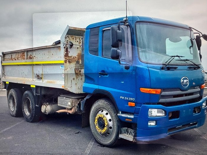 2017 UD Condor PW 24 280 BLUE