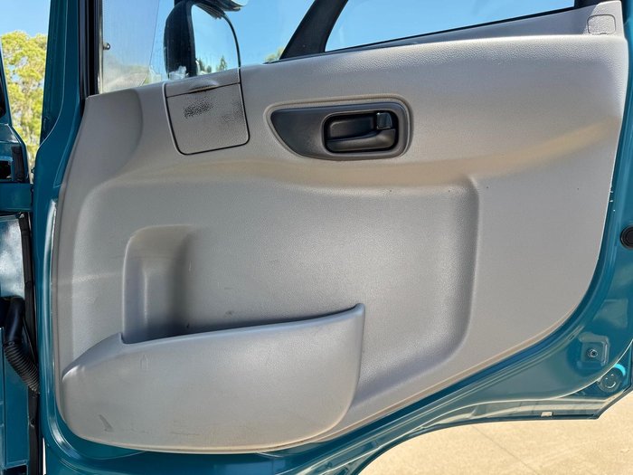 2017 UD Condor PW 24 280 BLUE