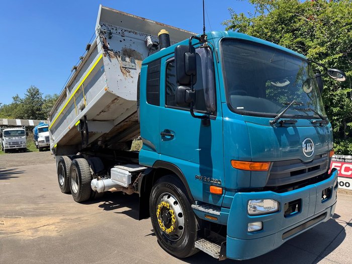 2017 UD Condor PW 24 280 BLUE