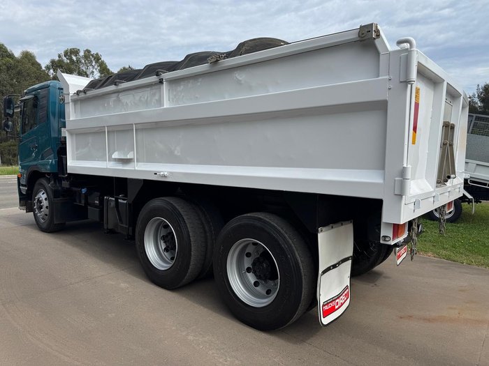 2017 UD Condor PW 24 280 BLUE