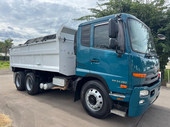 2017 UD Condor PW 24 280 BLUE