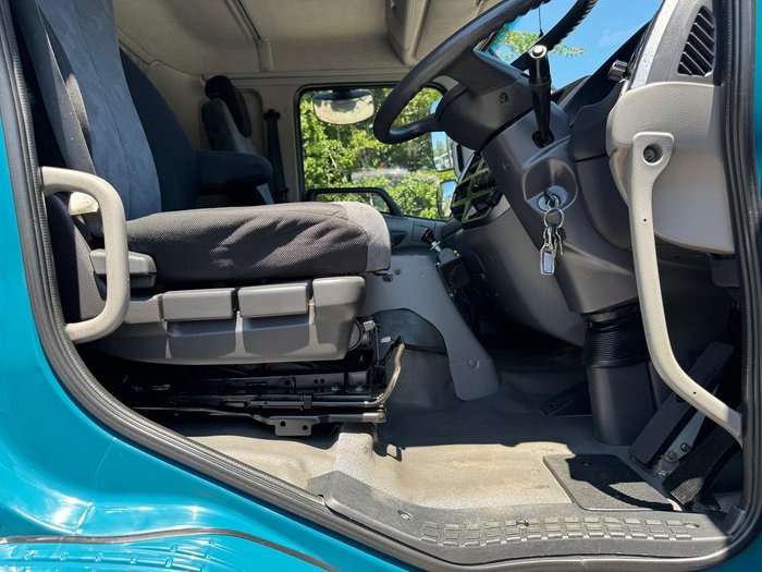 2017 UD Condor PW 24 280 BLUE