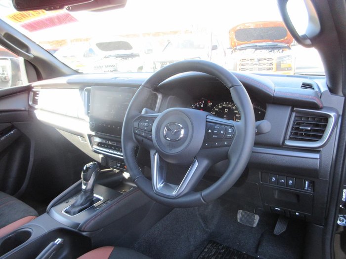 2025 Mazda BT-50 SP
