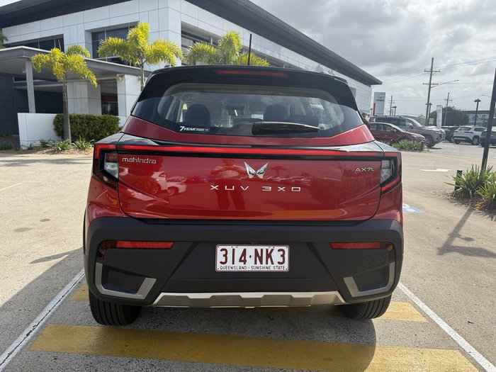 2025 Mahindra XUV3XO AX7L Tango Red & Stealth Black Roof