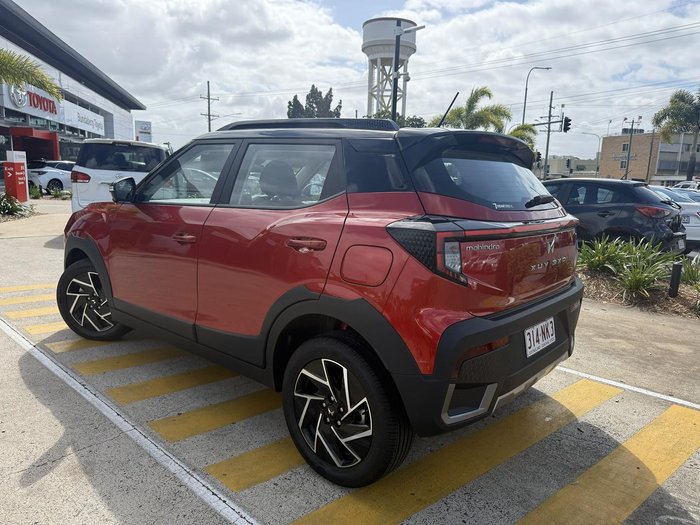 2025 Mahindra XUV3XO AX7L Tango Red & Stealth Black Roof