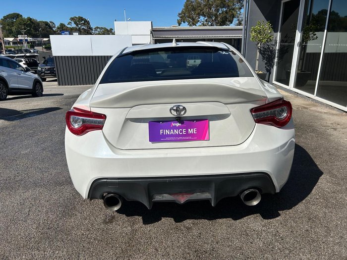 2014 Toyota 86 GT ZN6 MY15 White Liquid