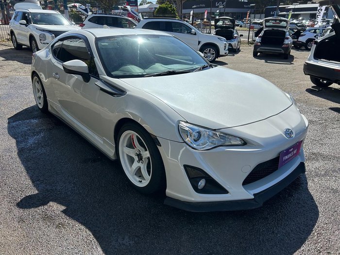 2014 Toyota 86 GT ZN6 MY15 White Liquid