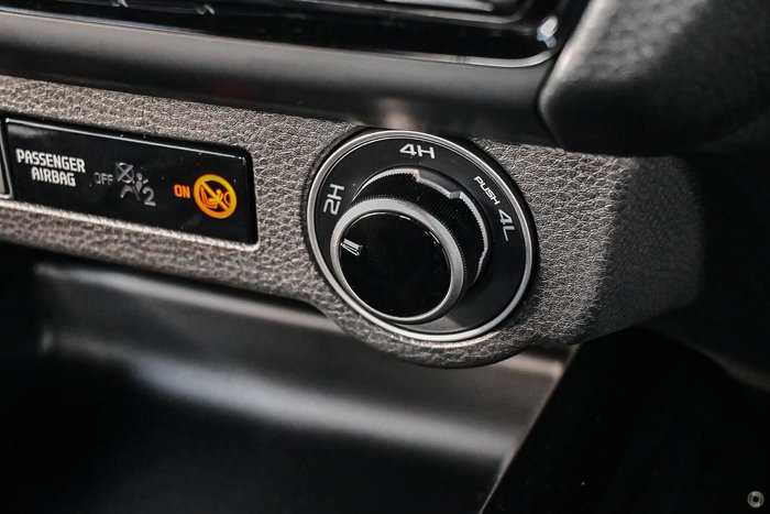 2025 Isuzu D-MAX X-TERRAIN MY24 4X4 Dual Range Mercury Silver