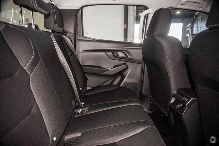 2025 Isuzu D-MAX SX MY25.5 4X4 Dual Range Mineral White