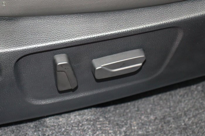 2025 Isuzu D-MAX X-TERRAIN MY24 4X4 Dual Range Magnetic Red