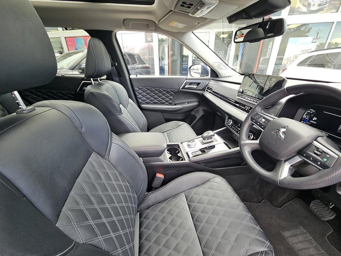2024 Mitsubishi Outlander Exceed