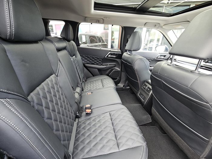 2024 Mitsubishi Outlander Exceed Tourer