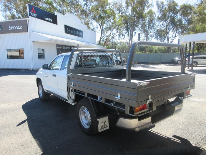 2025 Mitsubishi Triton GLX