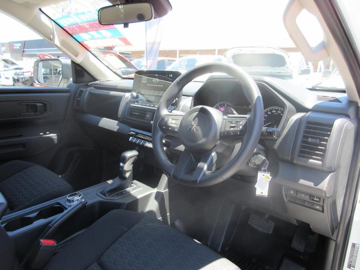 2025 Mitsubishi Triton GLX