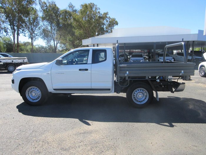 2025 Mitsubishi Triton GLX