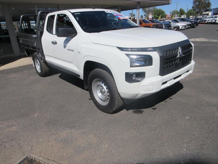 2025 Mitsubishi Triton GLX