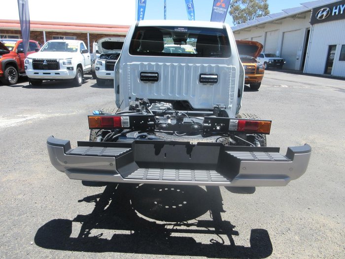 2025 Mitsubishi Triton GLX