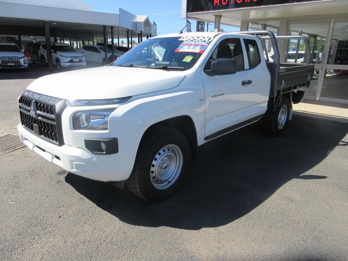 2025 Mitsubishi Triton GLX