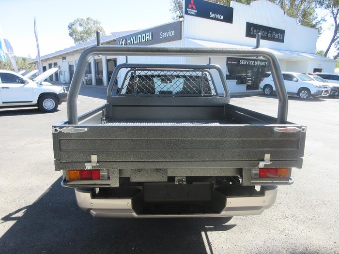 2025 Mitsubishi Triton GLX