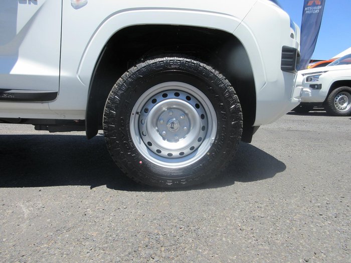 2025 Mitsubishi Triton GLX