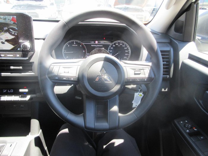 2025 Mitsubishi Triton GLX