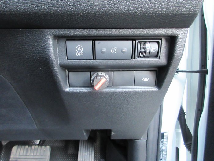 2025 Mitsubishi Triton GLX