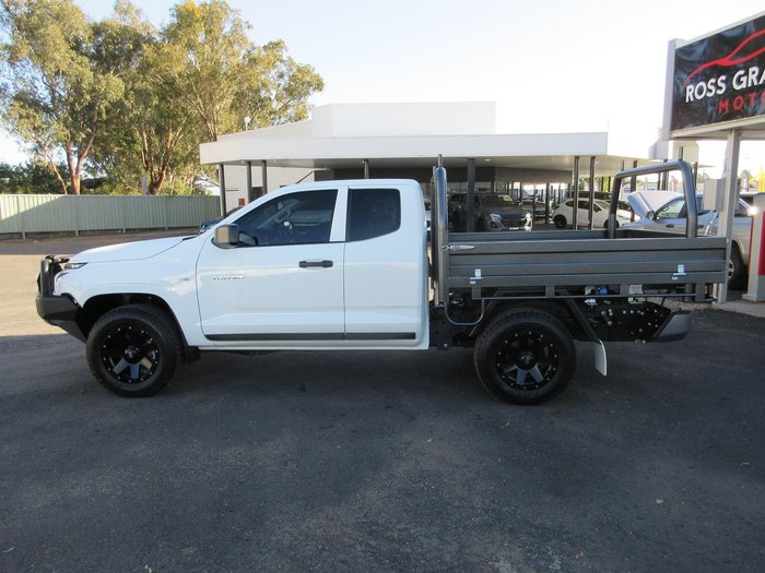 2025 Mitsubishi Triton GLX