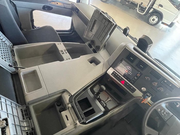 2024 Fuso Shogun FV74 460 White