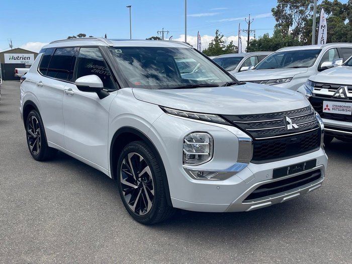 2024 Mitsubishi Outlander Exceed