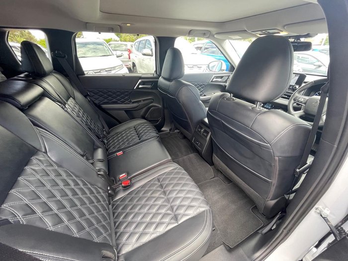 2024 Mitsubishi Outlander Exceed