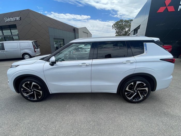 2024 Mitsubishi Outlander Exceed