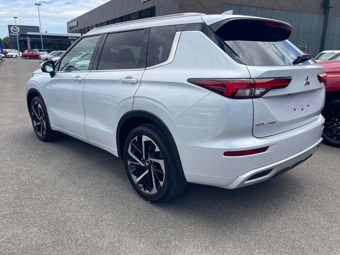2024 Mitsubishi Outlander Exceed