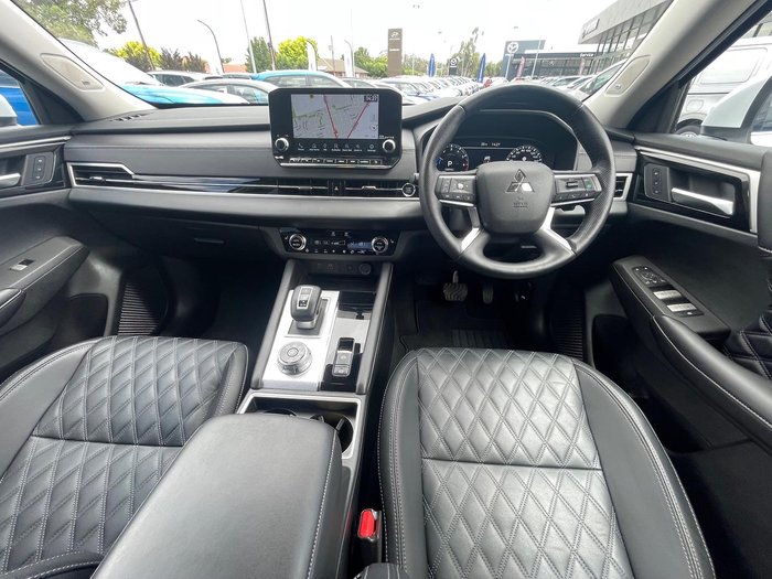 2024 Mitsubishi Outlander Exceed