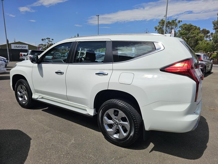 2024 Mitsubishi Pajero Sport GLX