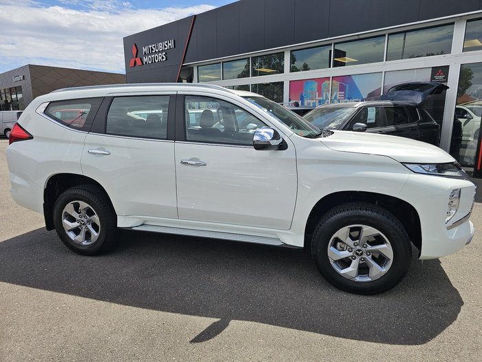 2024 Mitsubishi Pajero Sport GLX