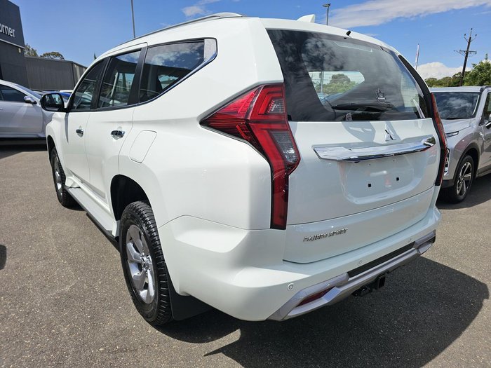 2024 Mitsubishi Pajero Sport GLX